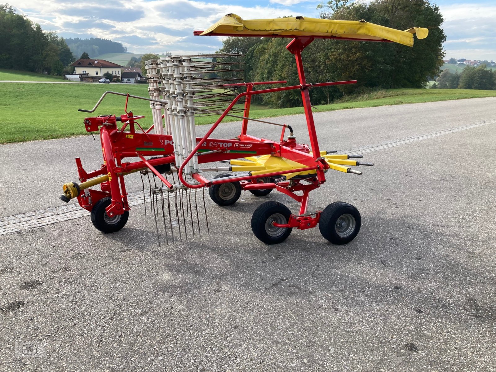 Schwader des Typs Pöttinger Eurotop 421 N, Gebrauchtmaschine in Zell an der Pram (Bild 2)
