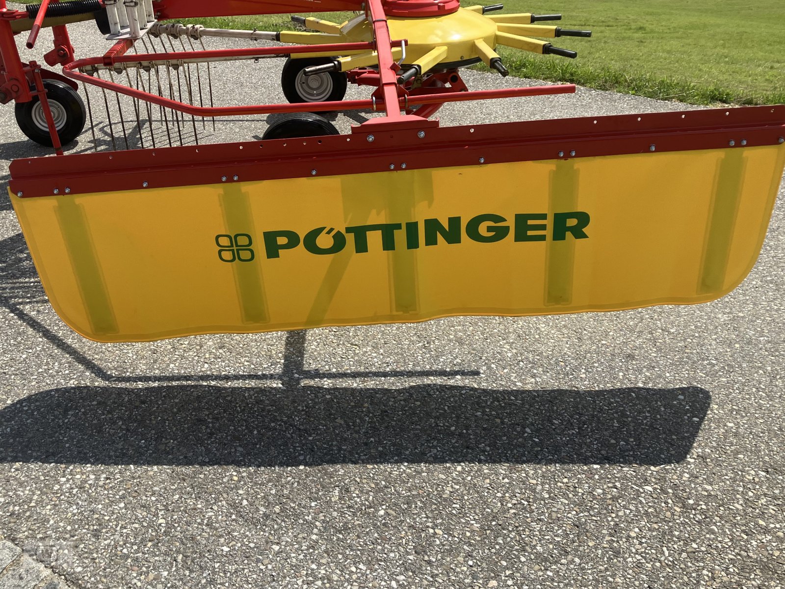 Schwader des Typs Pöttinger Eurotop 421 N, Gebrauchtmaschine in Zell an der Pram (Bild 16)