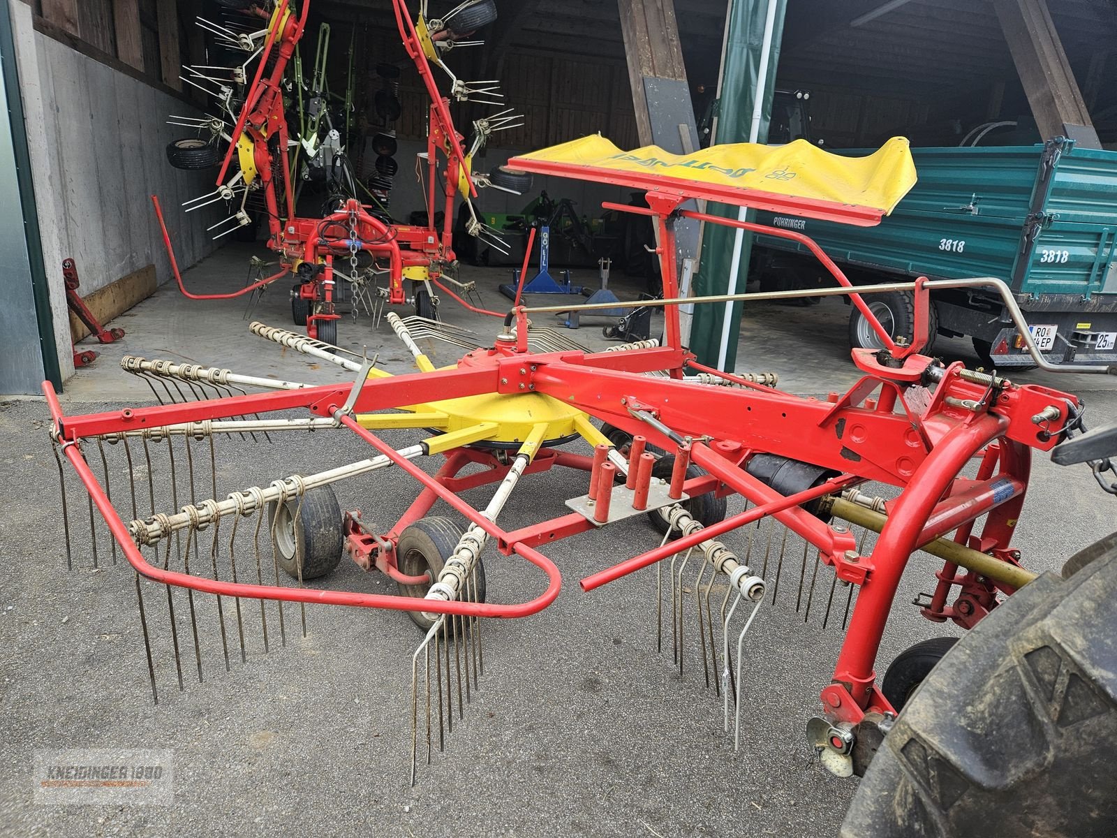 Schwader des Typs Pöttinger Eurotop 421N, Gebrauchtmaschine in Altenfelden (Bild 1)