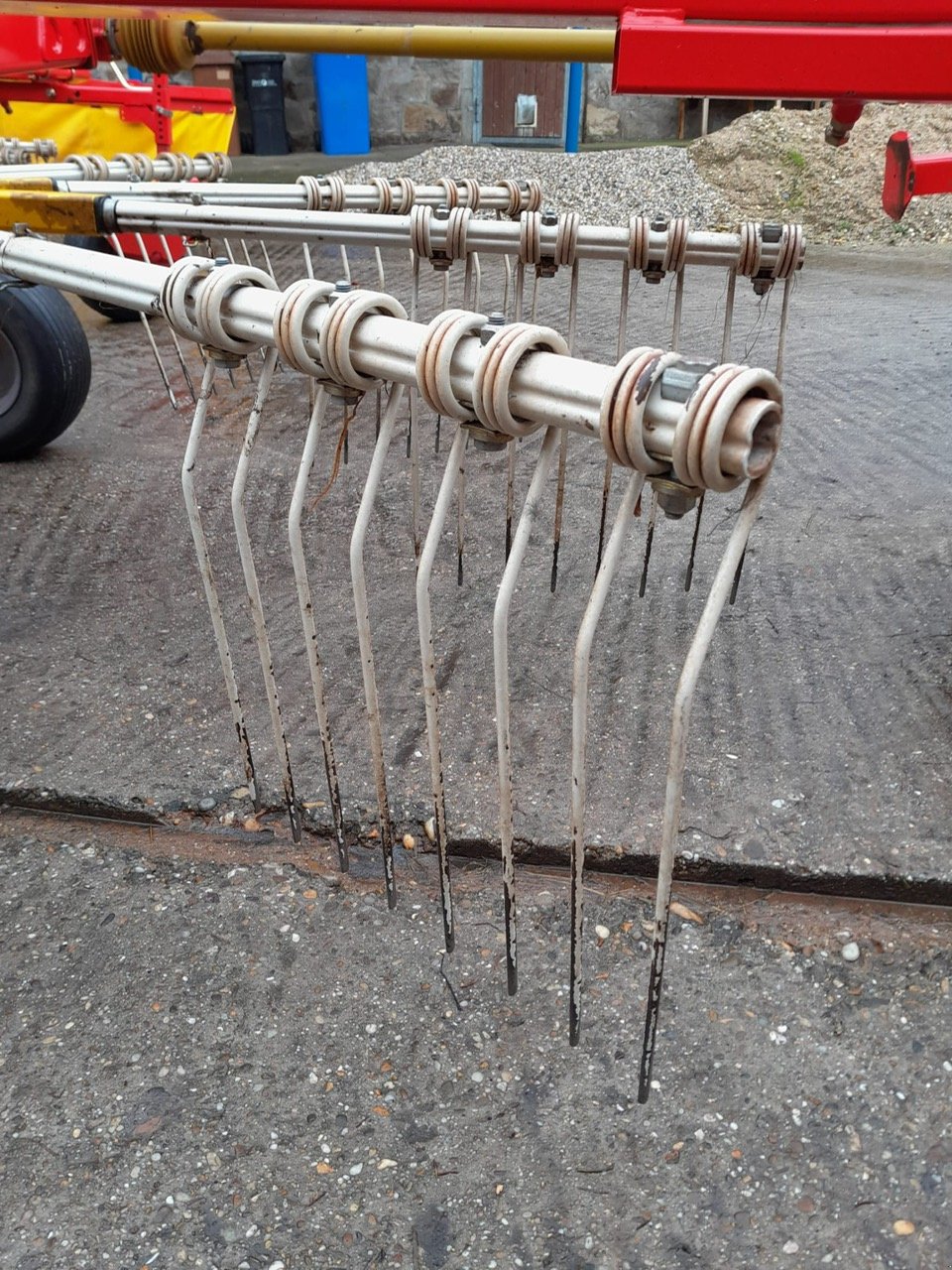 Schwader des Typs Pöttinger Eurotop 651 A Multitast, Gebrauchtmaschine in Prackenbach (Bild 4)