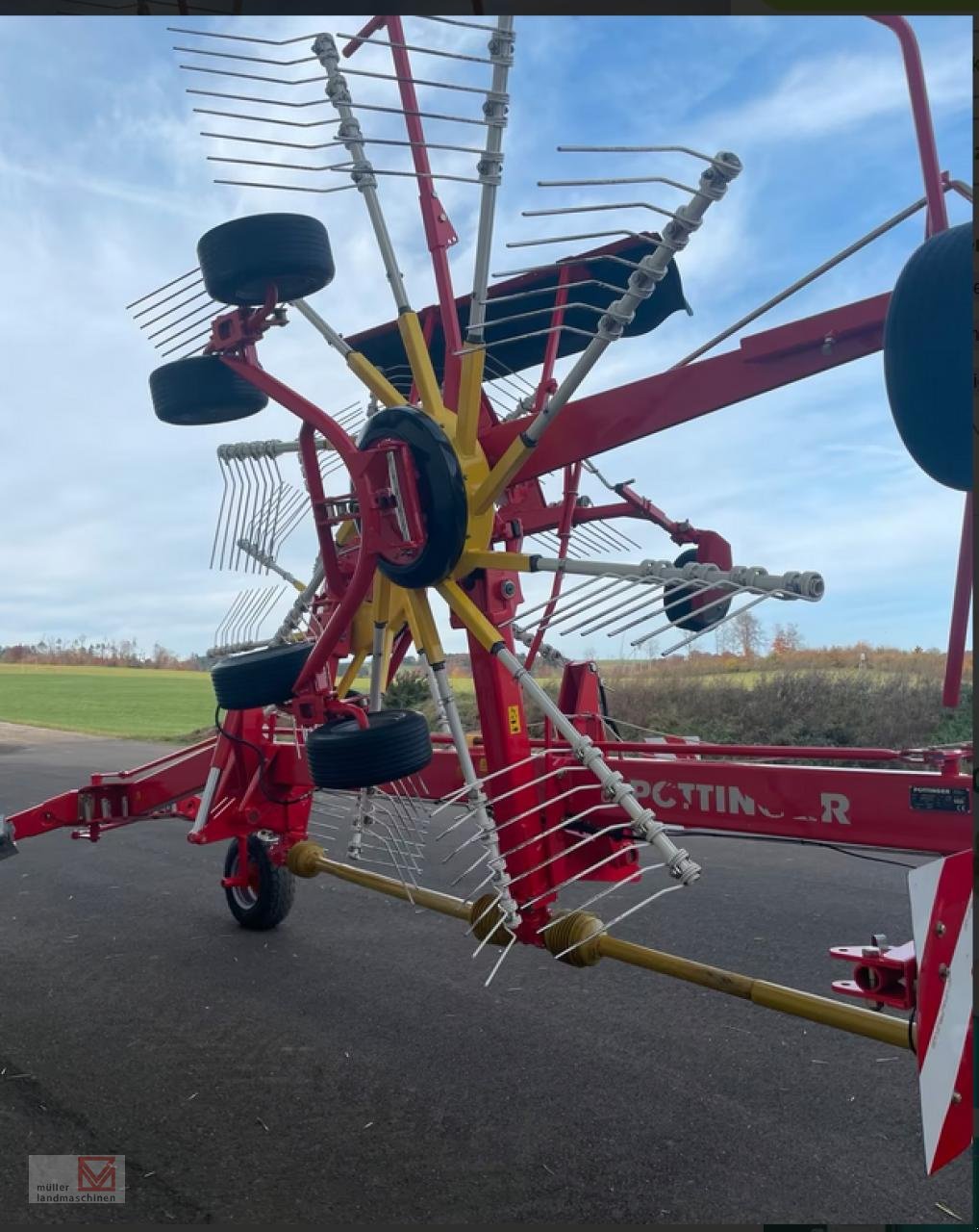Schwader des Typs Pöttinger EuroTop 651 A Multitast, Gebrauchtmaschine in Bonndorf (Bild 3)