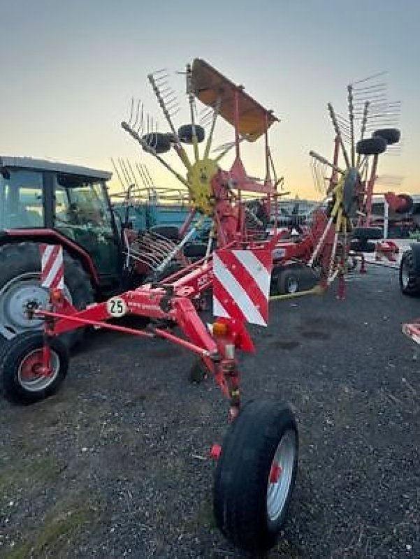 Schwader des Typs Pöttinger EuroTop 802, Gebrauchtmaschine in MARLENHEIM (Bild 1)