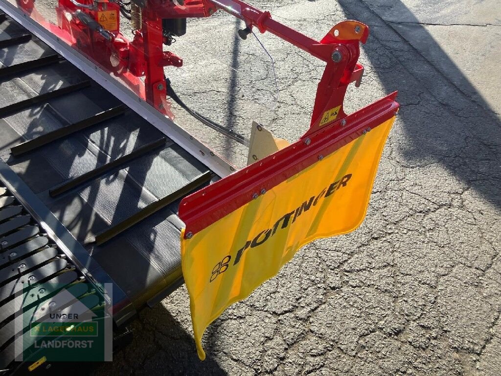 Schwader of the type Pöttinger F 4010 Alpin, Neumaschine in Kobenz bei Knittelfeld (Picture 7)