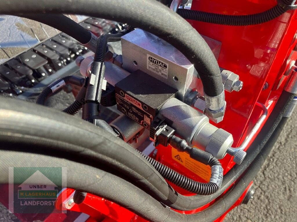 Schwader of the type Pöttinger F 4010 Alpin, Neumaschine in Kobenz bei Knittelfeld (Picture 14)