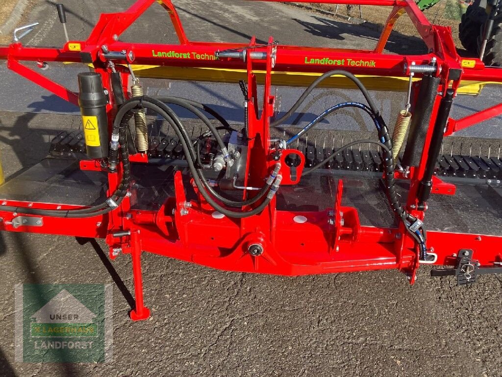 Schwader of the type Pöttinger F 4010 Alpin, Neumaschine in Kobenz bei Knittelfeld (Picture 12)