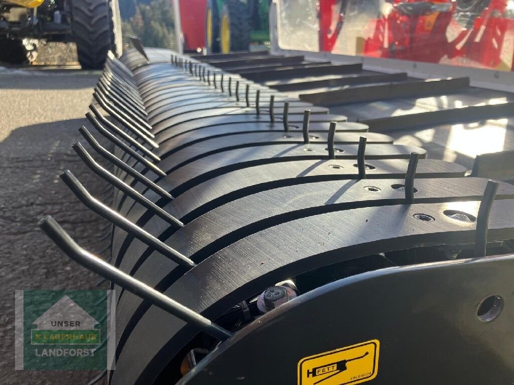 Schwader of the type Pöttinger F 4010 Alpin, Neumaschine in Kobenz bei Knittelfeld (Picture 4)