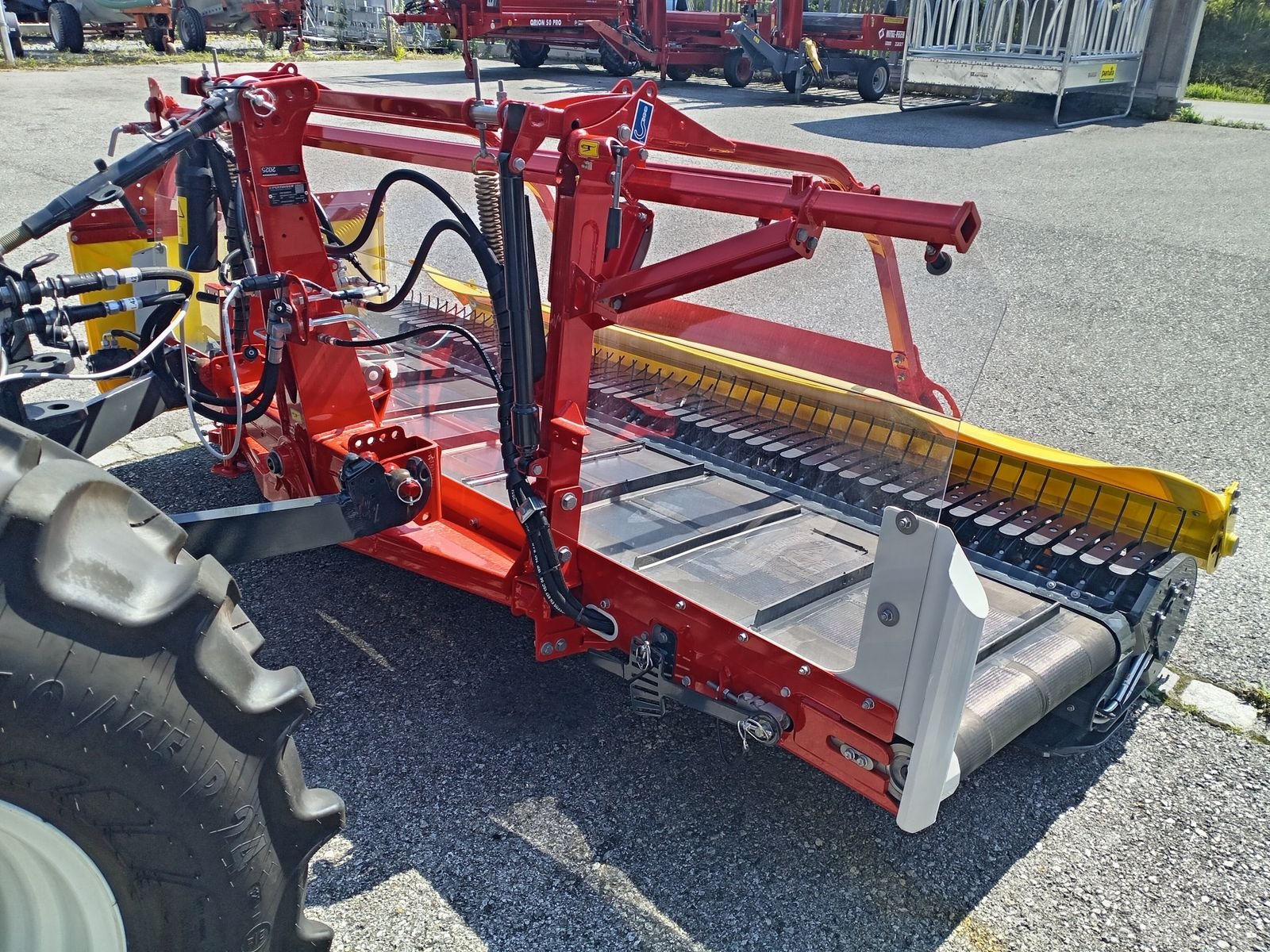 Schwader типа Pöttinger Frontbandschwader Mergento F 4010 Alpin, Neumaschine в Ried im Oberinntal (Фотография 3)