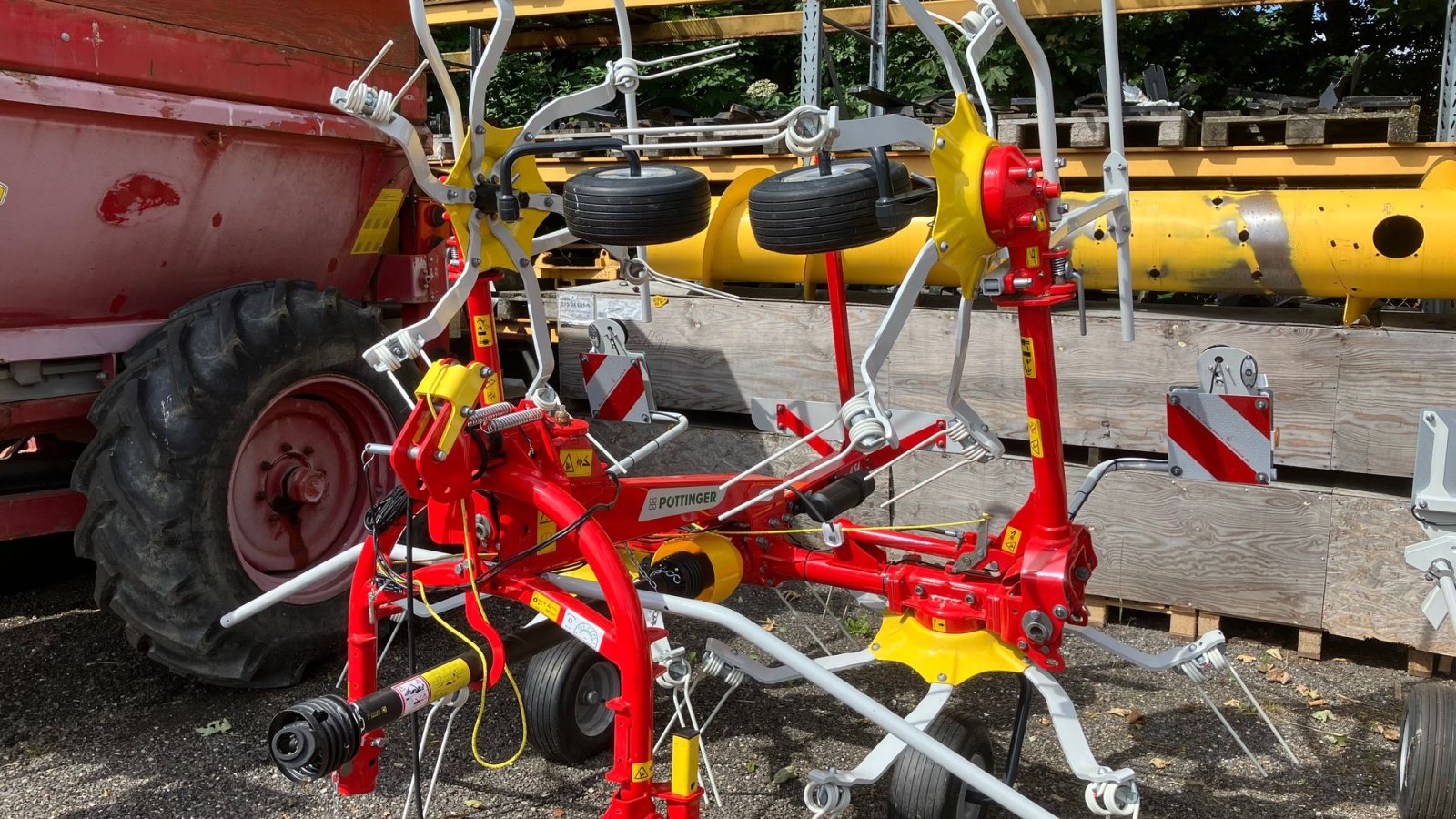 Schwader des Typs Pöttinger HIT 4.54, Gebrauchtmaschine in Roskilde (Bild 1)