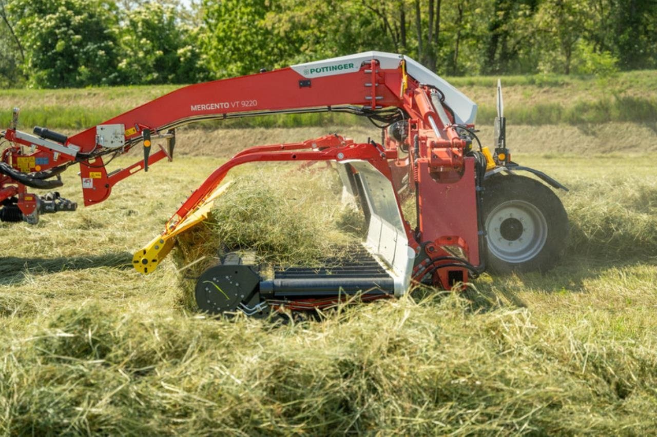 Schwader des Typs Pöttinger MERGENTO VT 9220, Gebrauchtmaschine in Skanderborg (Bild 1)