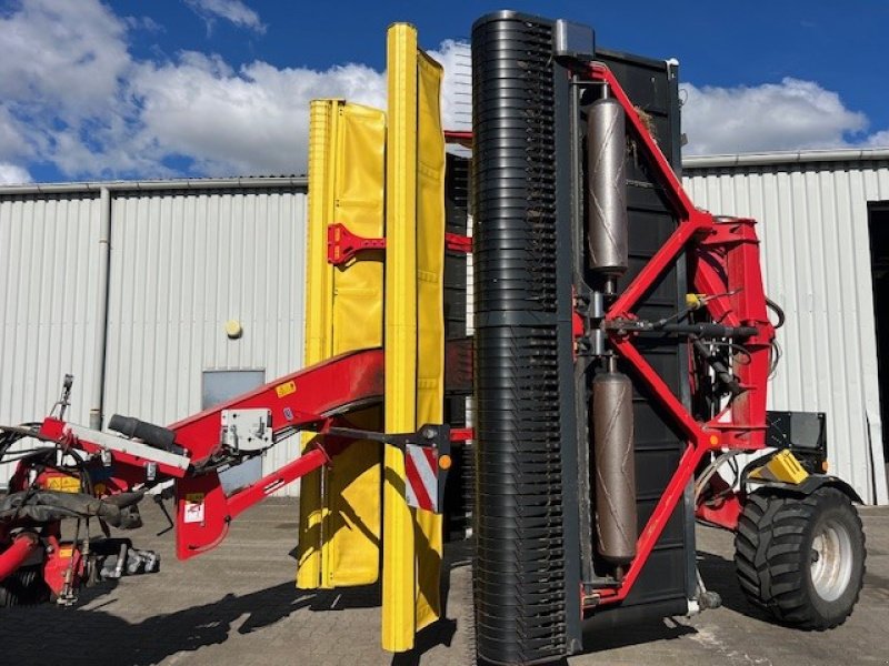 Schwader des Typs Pöttinger Mergento VT 9220, Gebrauchtmaschine in Wuppertal (Bild 1)