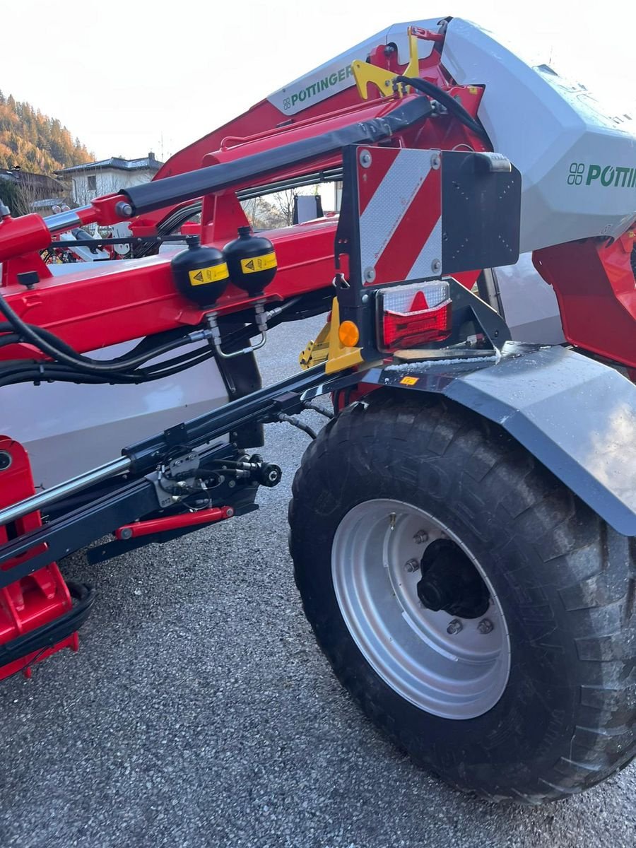 Schwader des Typs Pöttinger Mergento VT 9220, Gebrauchtmaschine in St. Johann (Bild 9)