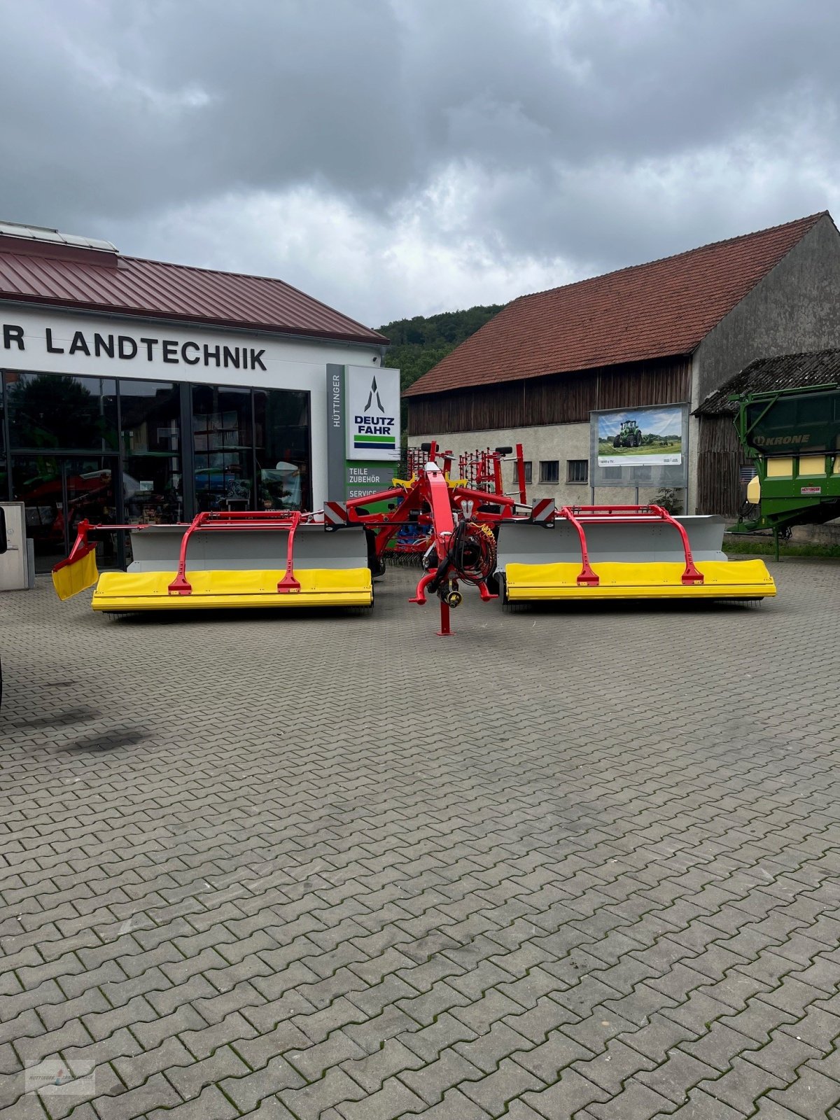 Schwader des Typs Pöttinger Mergento VT 9220, Neumaschine in Treuchtlingen (Bild 4)