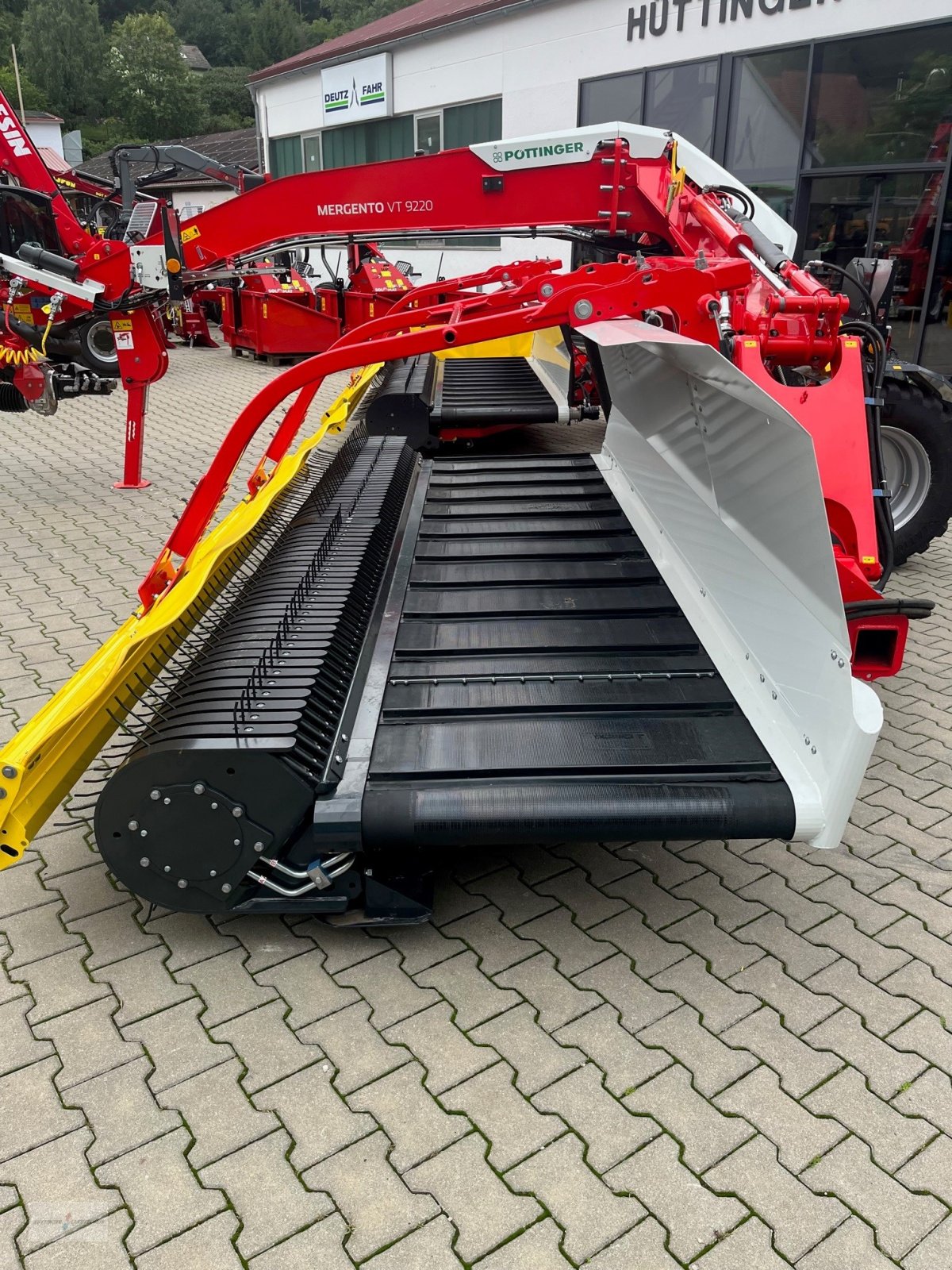 Schwader des Typs Pöttinger Mergento VT 9220, Neumaschine in Treuchtlingen (Bild 9)