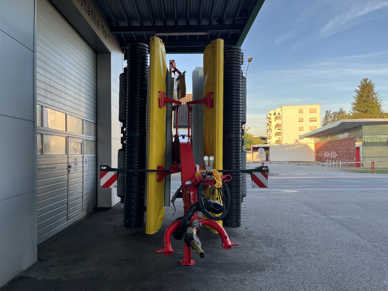 Schwader des Typs Pöttinger Mergento VT 9220, Neumaschine in Frastanz (Bild 3)