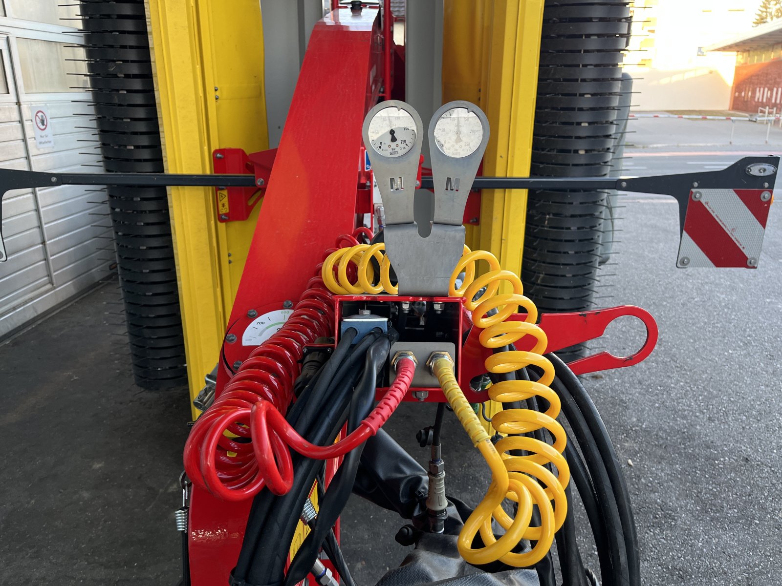 Schwader des Typs Pöttinger Mergento VT 9220, Neumaschine in Frastanz (Bild 7)