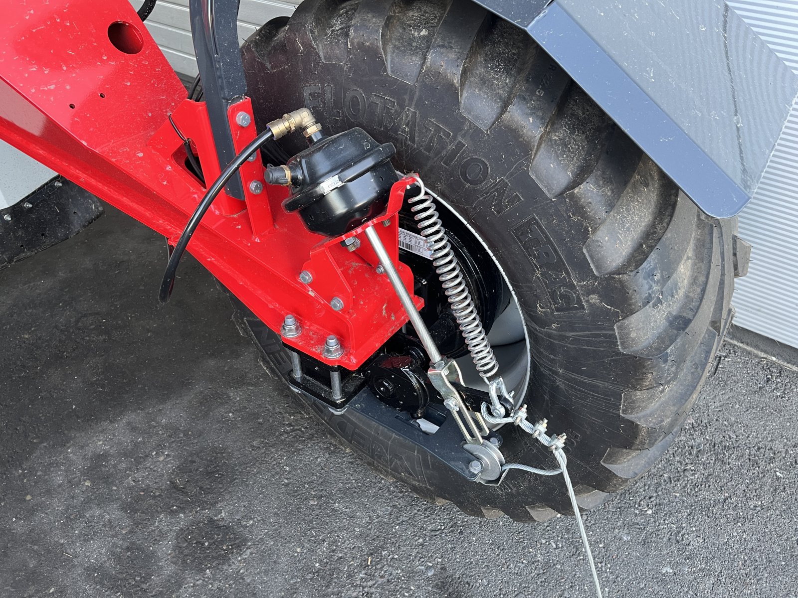 Schwader des Typs Pöttinger Mergento VT 9220, Neumaschine in Frastanz (Bild 10)