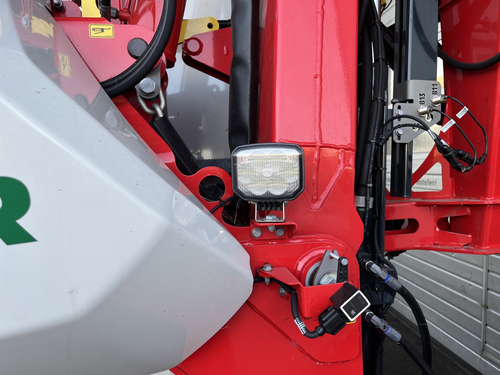 Schwader des Typs Pöttinger Mergento VT 9220, Neumaschine in Frastanz (Bild 11)