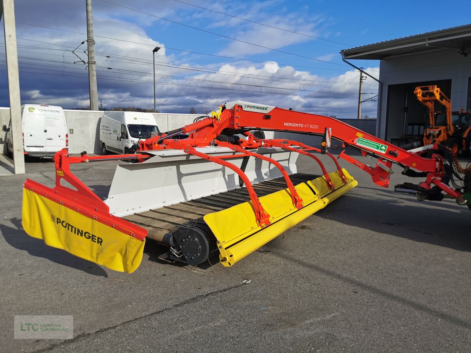 Schwader van het type Pöttinger Mergento VT 9220, Vorführmaschine in Redlham (Foto 2)