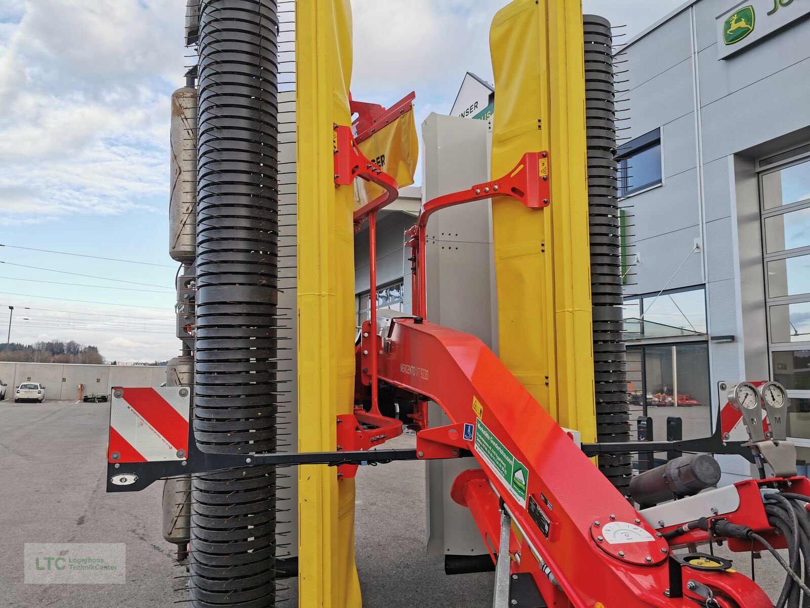 Schwader van het type Pöttinger Mergento VT 9220, Vorführmaschine in Redlham (Foto 4)