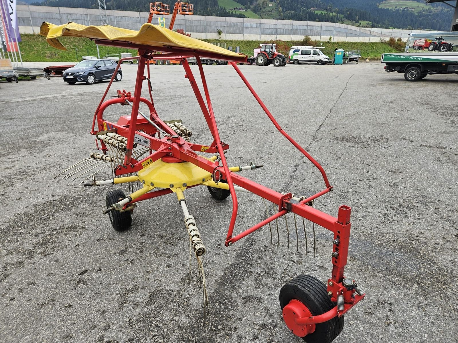 Schwader van het type Pöttinger Pöttinger / Alpinschwader / Top 300 U / Frontsch, Gebrauchtmaschine in Flachau (Foto 4)