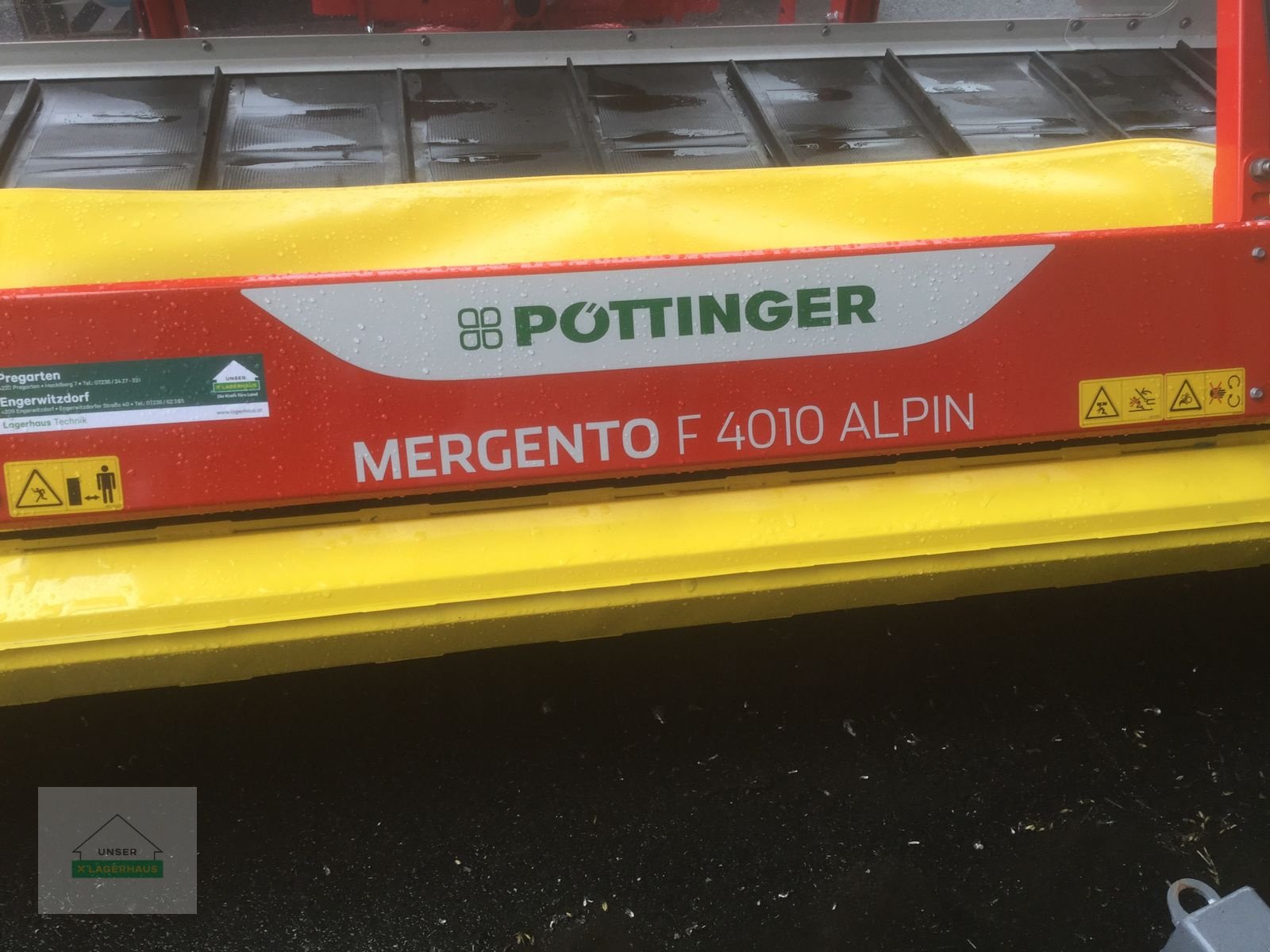 Schwader des Typs Pöttinger Pöttinger Mergento F 4010 Alpin Bandschwader, Neumaschine in Engerwitzdorf (Bild 1)