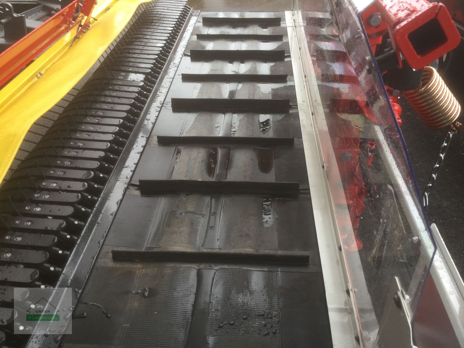 Schwader des Typs Pöttinger Pöttinger Mergento F 4010 Alpin Bandschwader, Neumaschine in Engerwitzdorf (Bild 5)