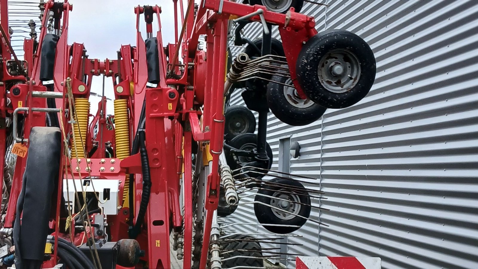 Schwader типа Pöttinger TOP 1252 C s-line, Gebrauchtmaschine в Horsens (Фотография 9)