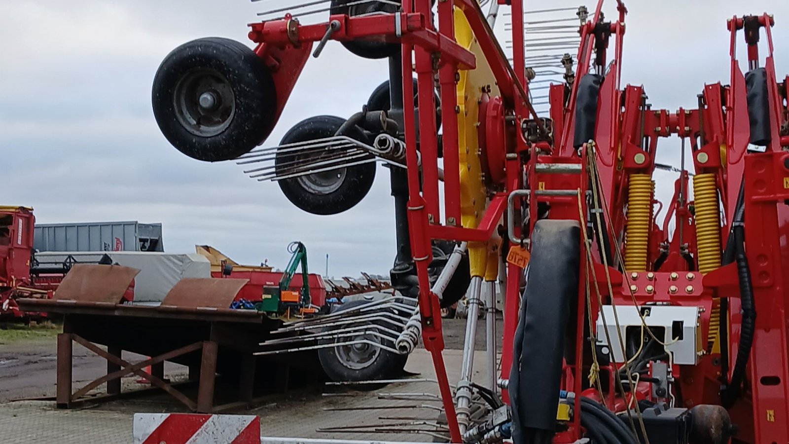 Schwader типа Pöttinger TOP 1252 C s-line, Gebrauchtmaschine в Horsens (Фотография 10)