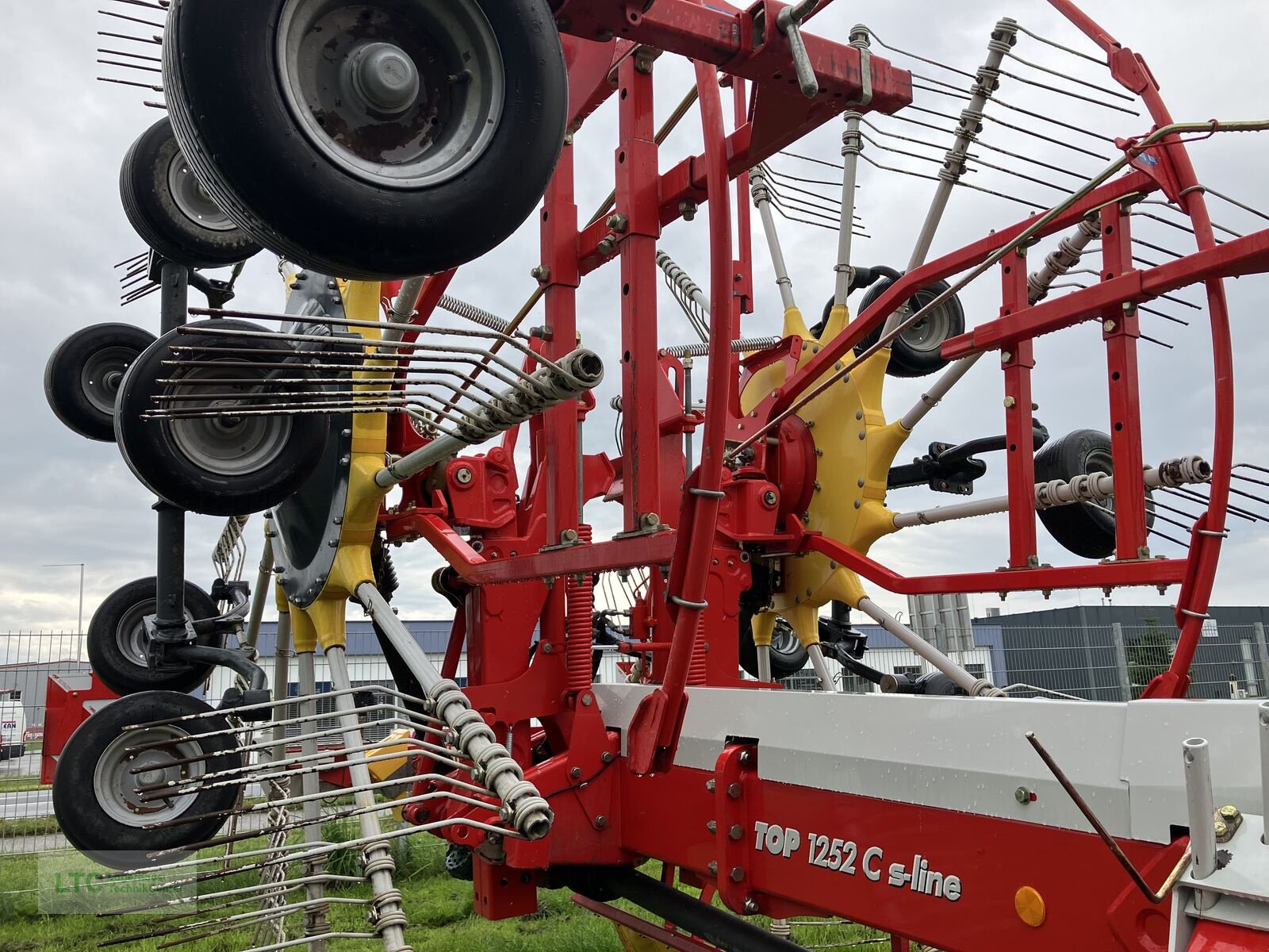 Schwader tipa Pöttinger Top 1252 C s-line, Gebrauchtmaschine u Redlham (Slika 12)