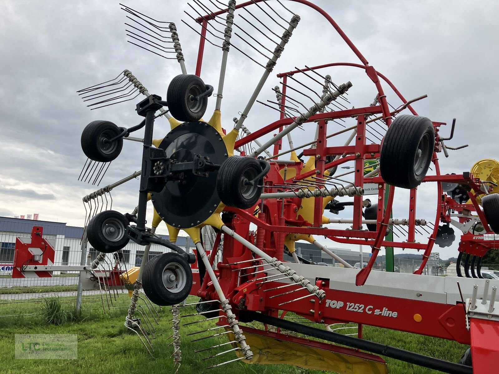 Schwader tipa Pöttinger Top 1252 C s-line, Gebrauchtmaschine u Redlham (Slika 17)