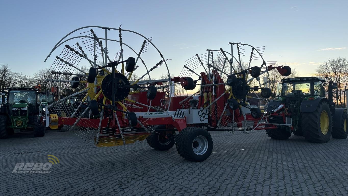 Schwader of the type Pöttinger TOP 1252 C, Neumaschine in Aurich (Picture 3)