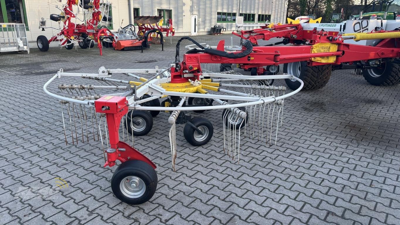 Schwader of the type Pöttinger TOP 1252 C, Neumaschine in Aurich (Picture 8)