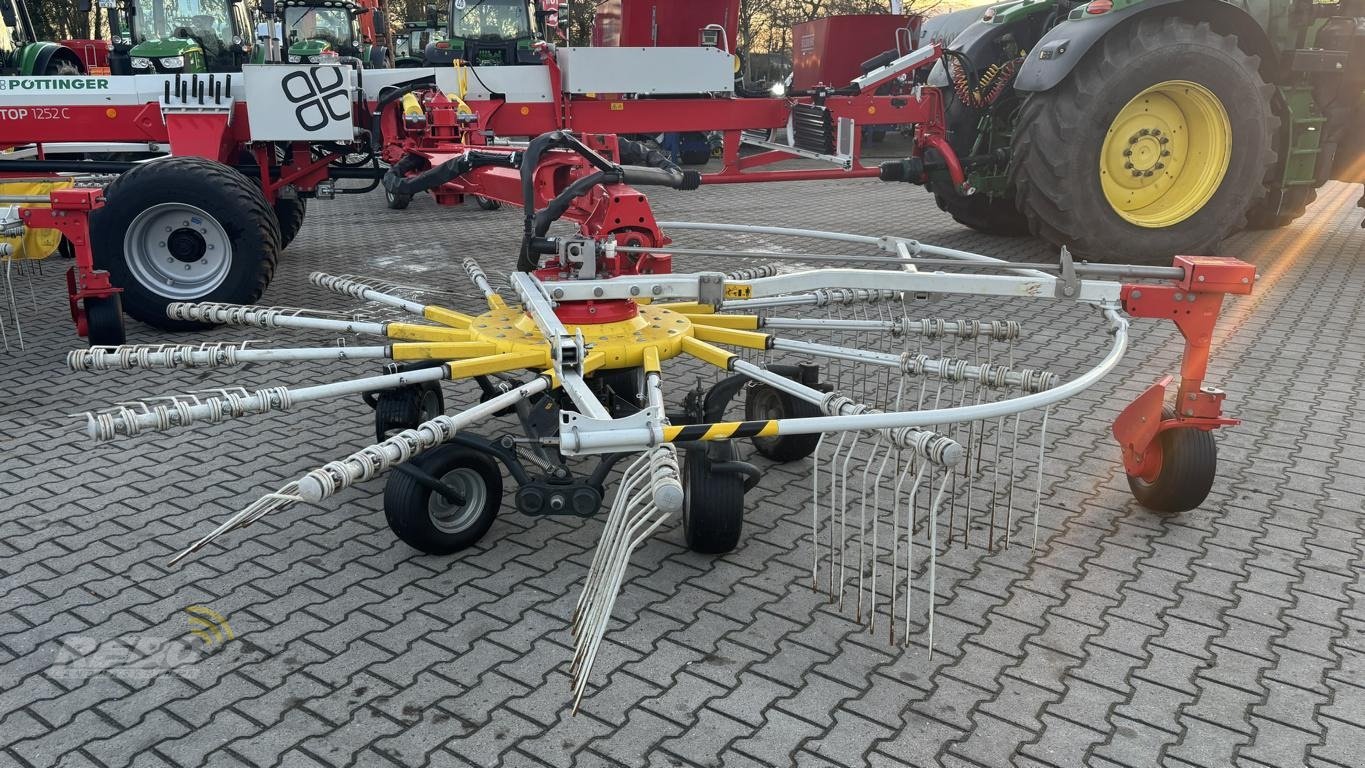 Schwader of the type Pöttinger TOP 1252 C, Neumaschine in Aurich (Picture 10)