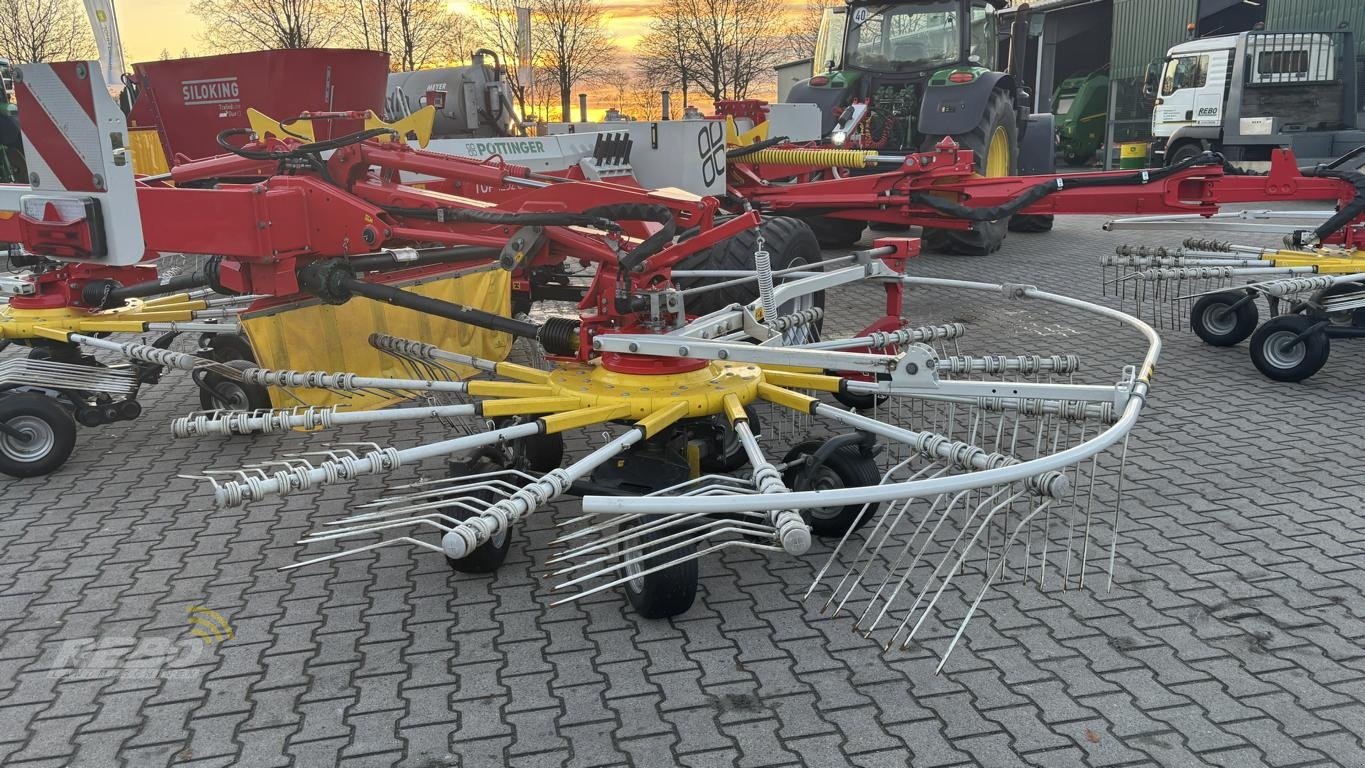 Schwader of the type Pöttinger TOP 1252 C, Neumaschine in Aurich (Picture 14)