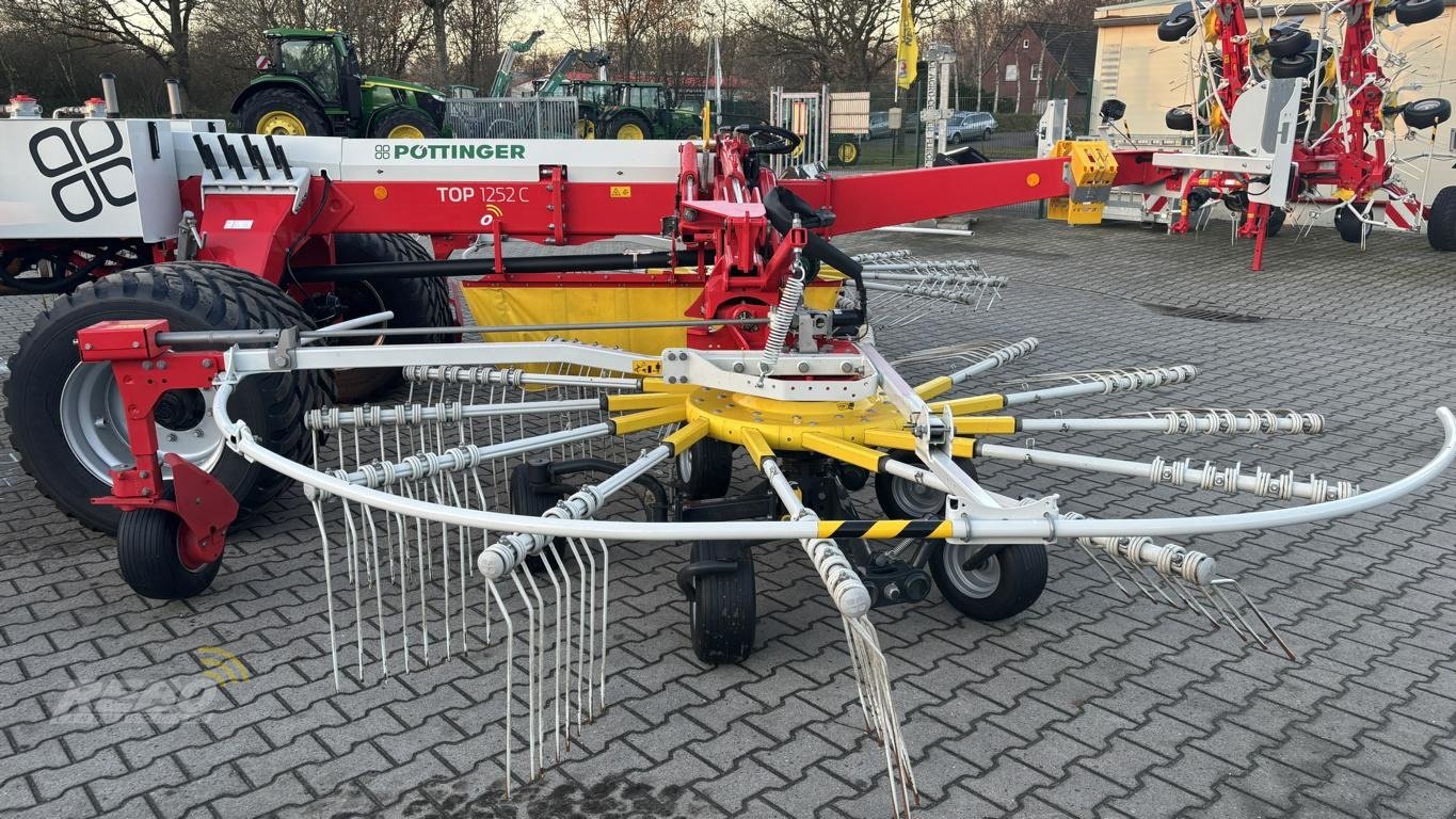 Schwader of the type Pöttinger TOP 1252 C, Neumaschine in Aurich (Picture 16)