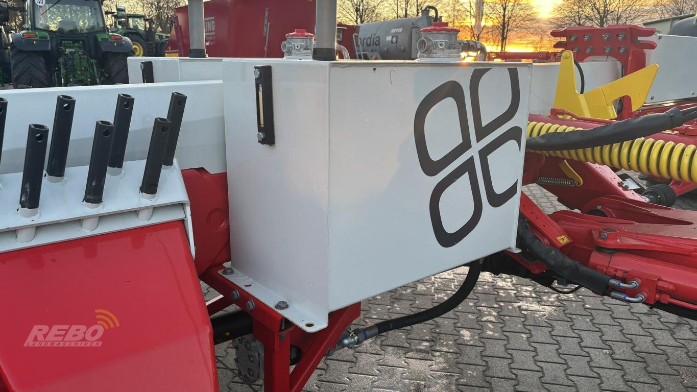 Schwader of the type Pöttinger TOP 1252 C, Neumaschine in Aurich (Picture 26)