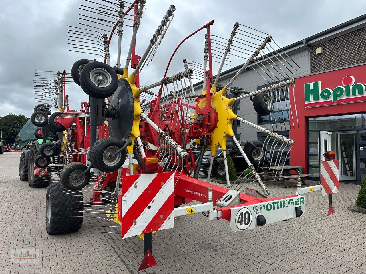 Schwader des Typs Pöttinger TOP 1252 C, Gebrauchtmaschine in Bakum (Bild 7)