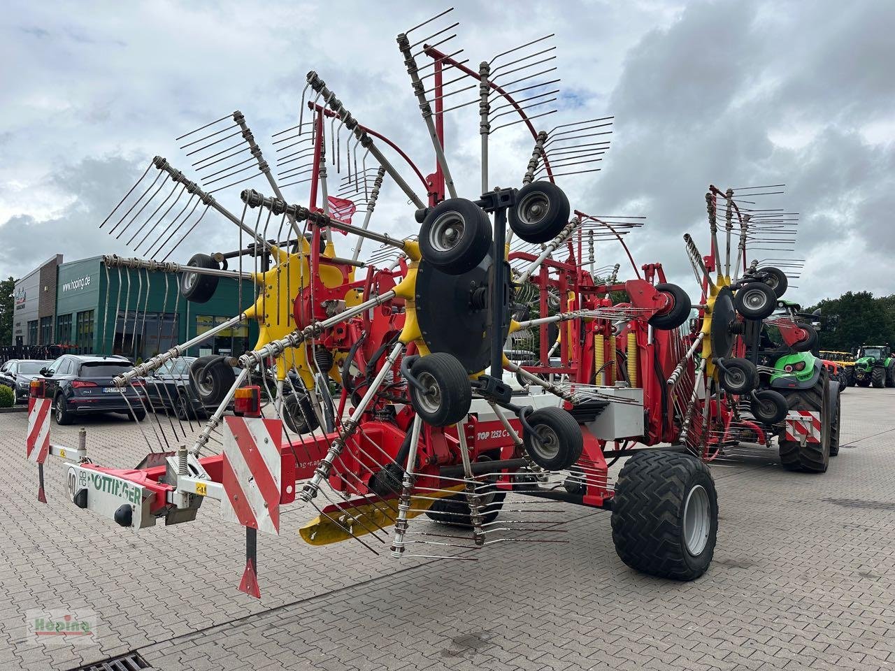 Schwader des Typs Pöttinger TOP 1252 C, Gebrauchtmaschine in Bakum (Bild 9)