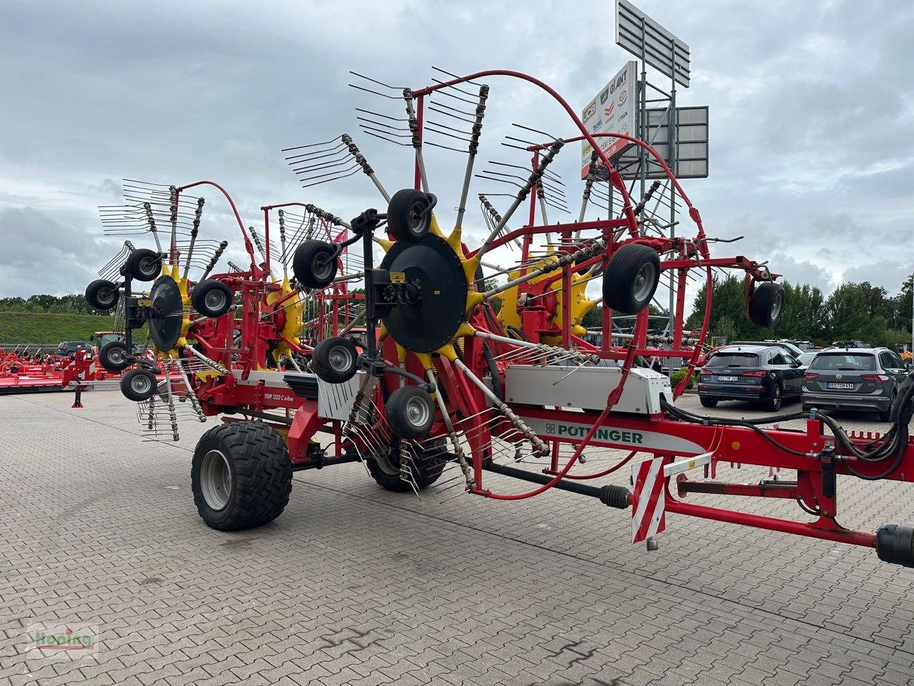 Schwader des Typs Pöttinger TOP 1252 C, Gebrauchtmaschine in Bakum (Bild 10)