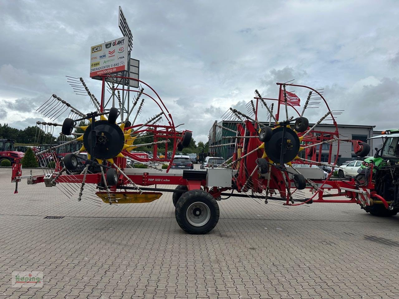 Schwader des Typs Pöttinger TOP 1252 C, Gebrauchtmaschine in Bakum (Bild 11)