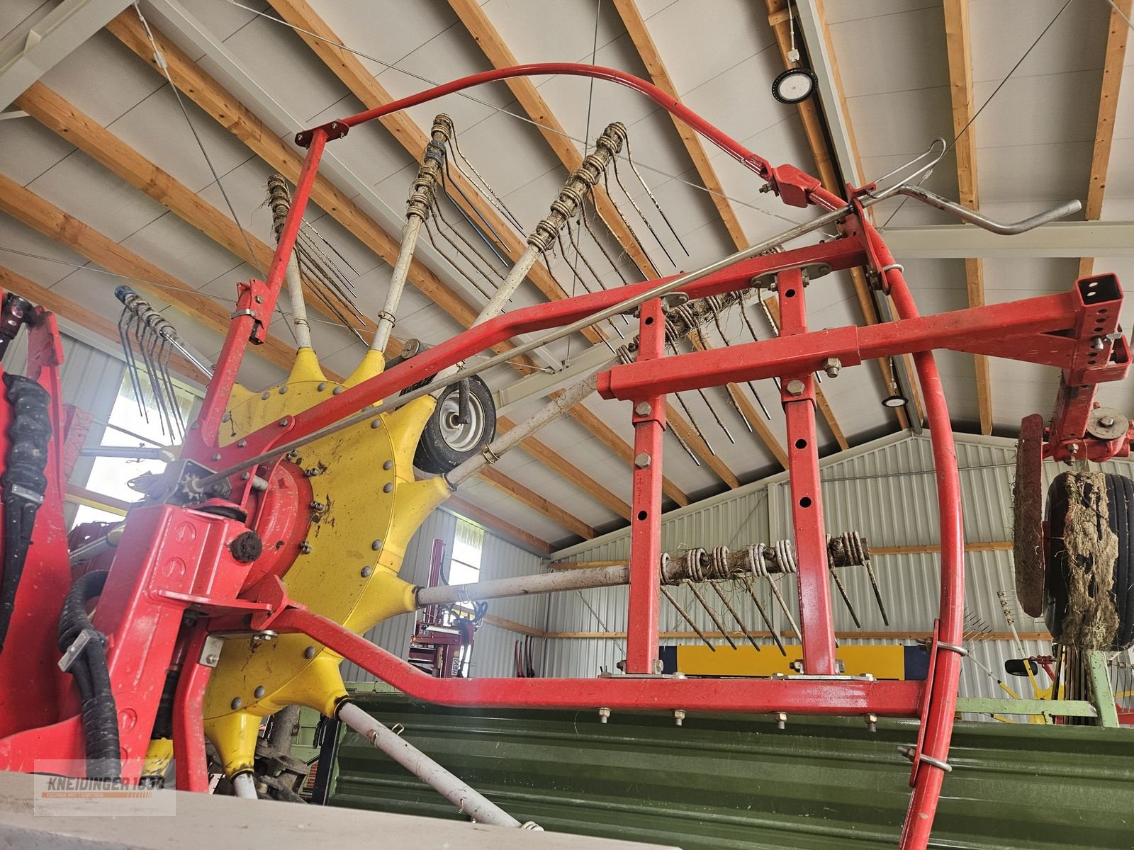 Schwader des Typs Pöttinger Top 1252, Gebrauchtmaschine in Altenfelden (Bild 2)