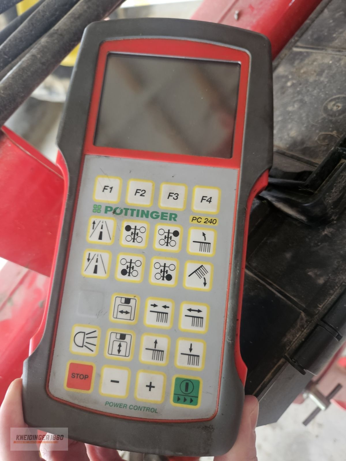 Schwader des Typs Pöttinger Top 1252, Gebrauchtmaschine in Altenfelden (Bild 9)