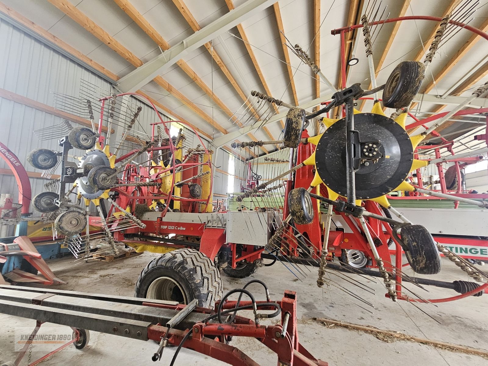 Schwader des Typs Pöttinger Top 1252, Gebrauchtmaschine in Altenfelden (Bild 1)