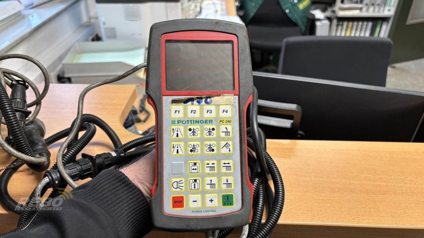 Schwader du type Pöttinger Top 1403 C, Gebrauchtmaschine en Aurich (Photo 27)