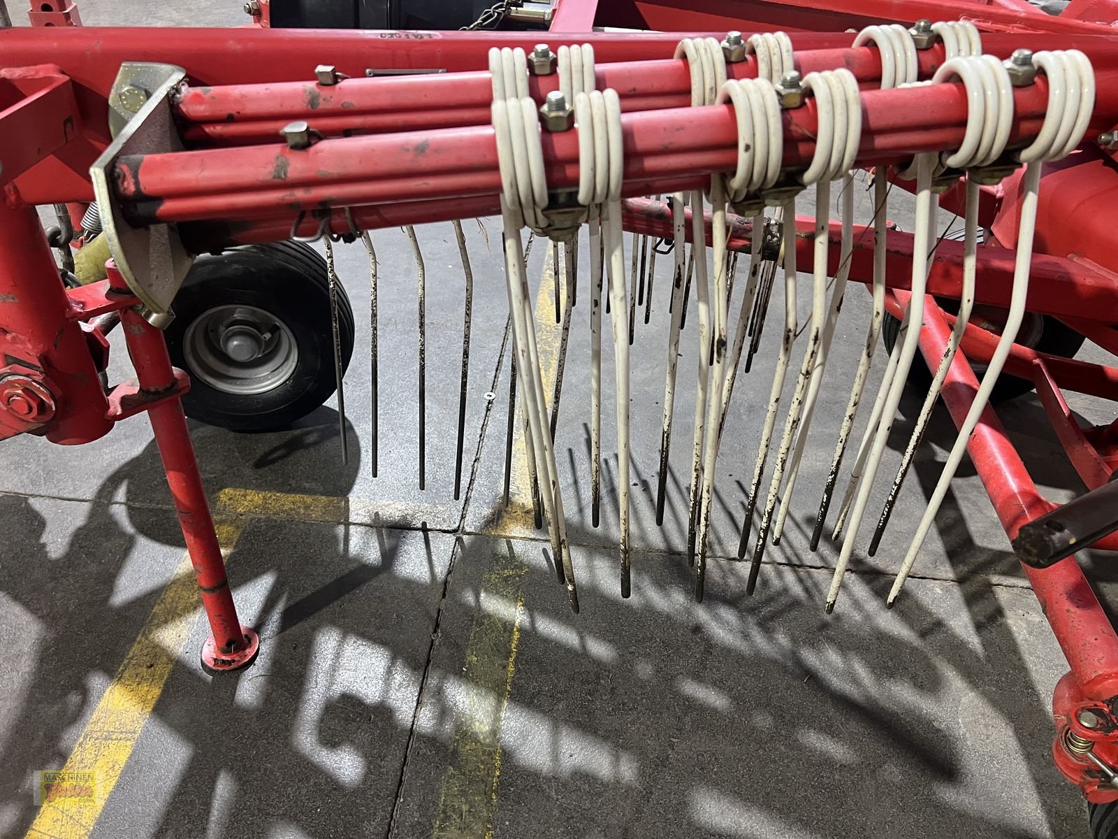 Schwader des Typs Pöttinger TOP 280 U, Gebrauchtmaschine in Kötschach (Bild 10)