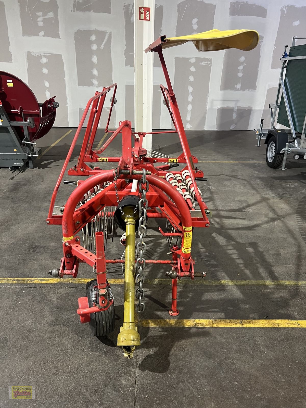 Schwader des Typs Pöttinger TOP 280 U, Gebrauchtmaschine in Kötschach (Bild 2)