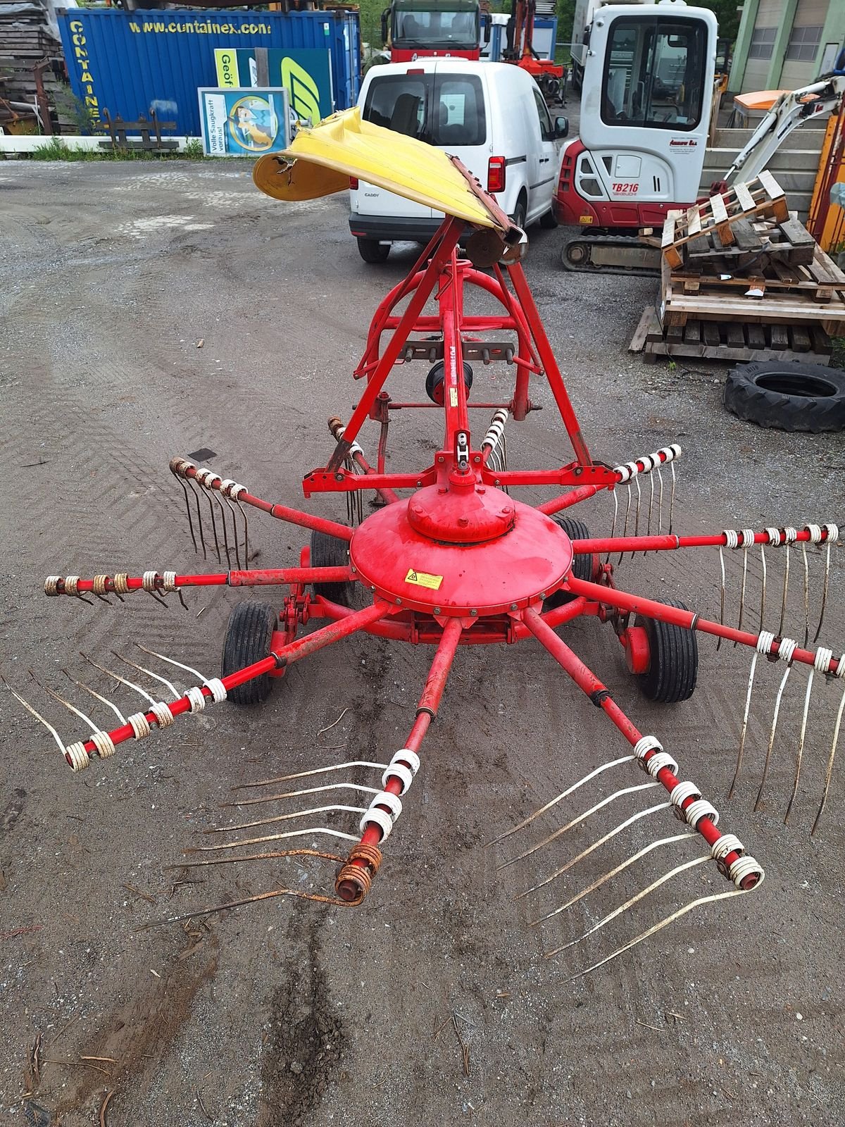 Schwader of the type Pöttinger Top 33 N, Gebrauchtmaschine in Burgkirchen (Picture 1)