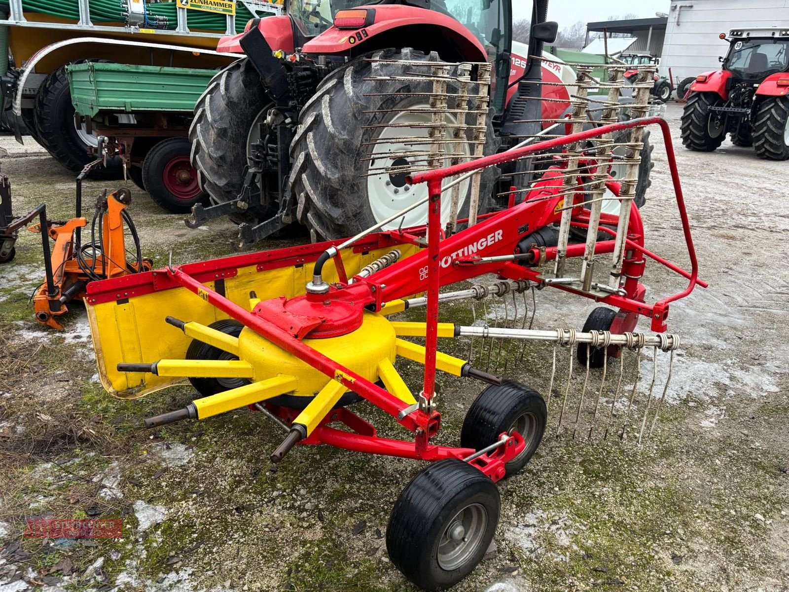 Schwader del tipo Pöttinger TOP 380 N, Gebrauchtmaschine en St. Pölten (Imagen 3)