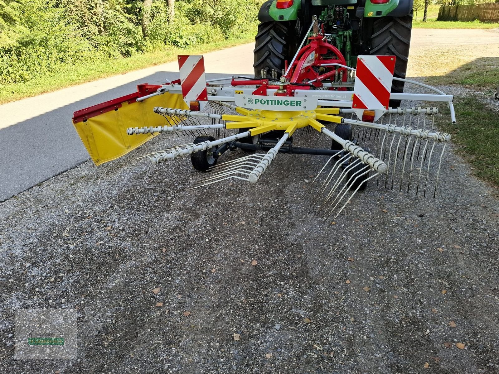 Schwader of the type Pöttinger TOP 382, Gebrauchtmaschine in Wartberg (Picture 1)