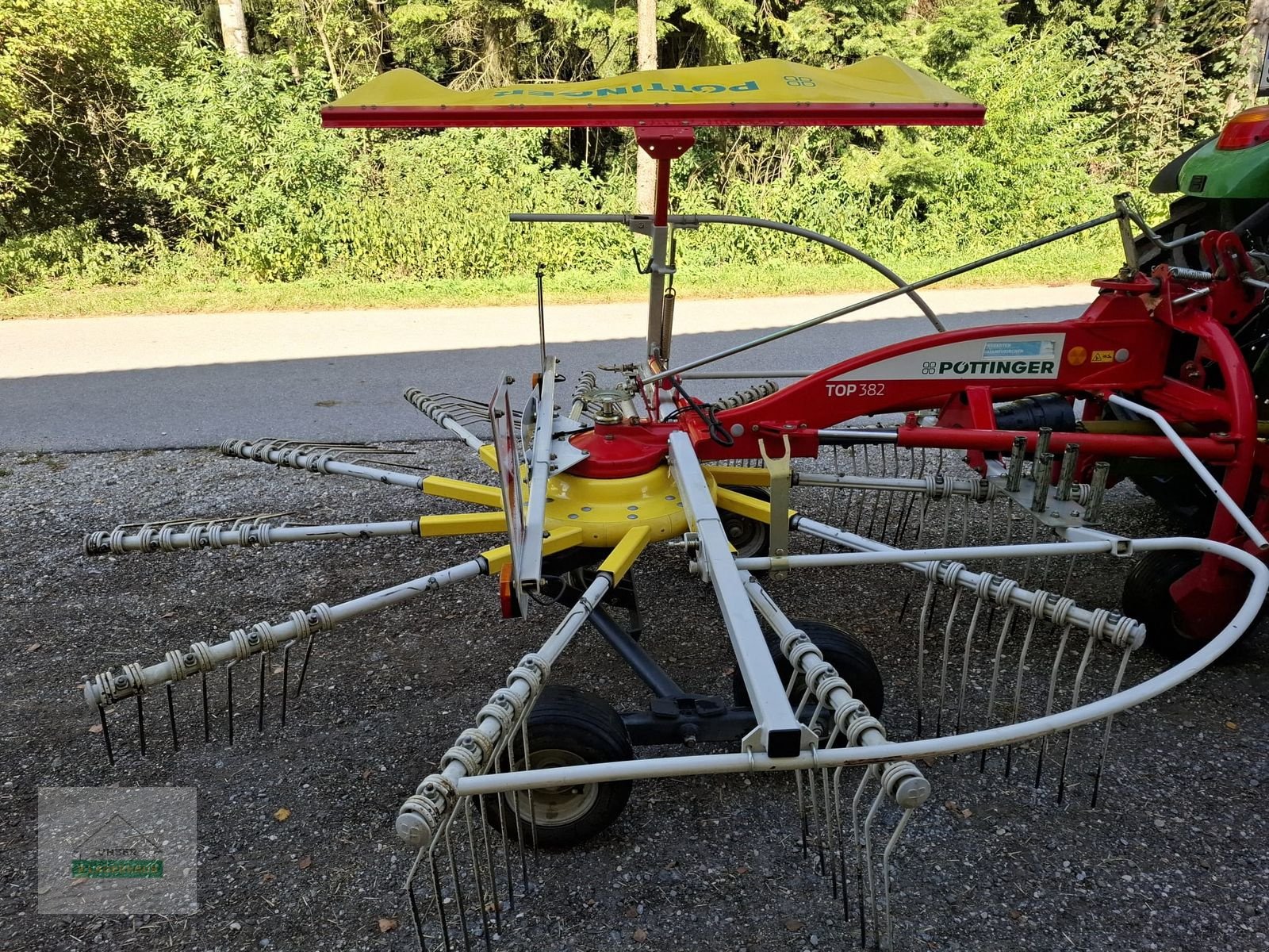 Schwader of the type Pöttinger TOP 382, Gebrauchtmaschine in Wartberg (Picture 4)